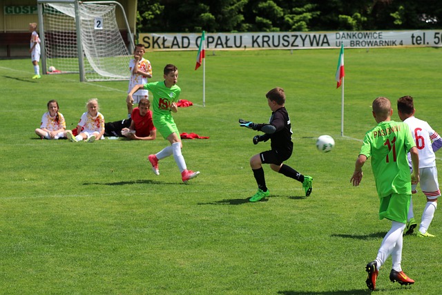 离谱中超：96分钟空门不进，河南19岁小将踢飞奶妈球！1分惨变0分.